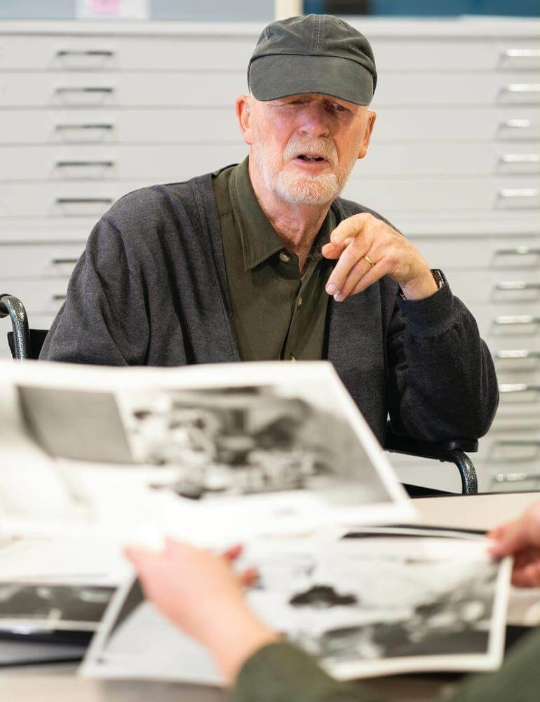 Photograph of photographer Douglas Gilbert.